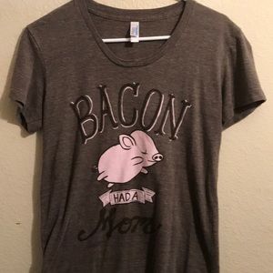 Vegan anti bacon tee large pigs 💙